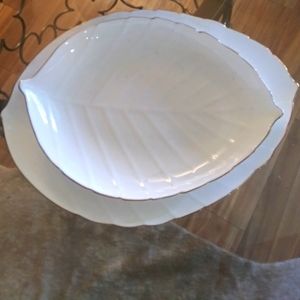 White Ceramic Leave Shape Decorative  Platters